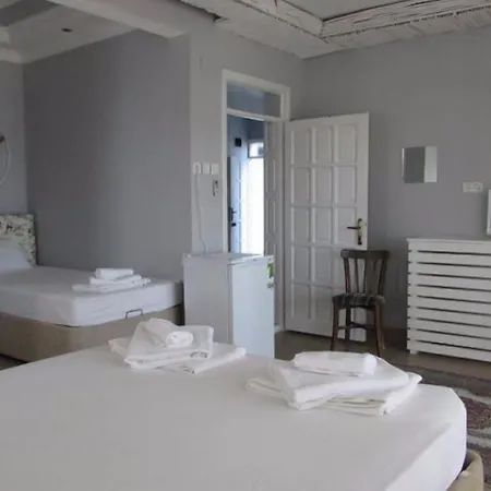 Marti Hotell *